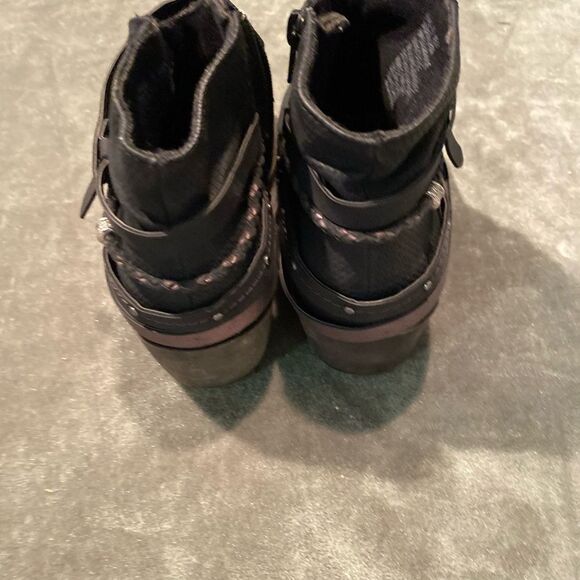 #328 BRAID Strap Leather Booties - Picture 5 of 7